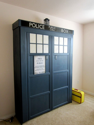 Illustration for article titled This Doctor Who TARDIS Bed Is Literally Bigger On The Inside